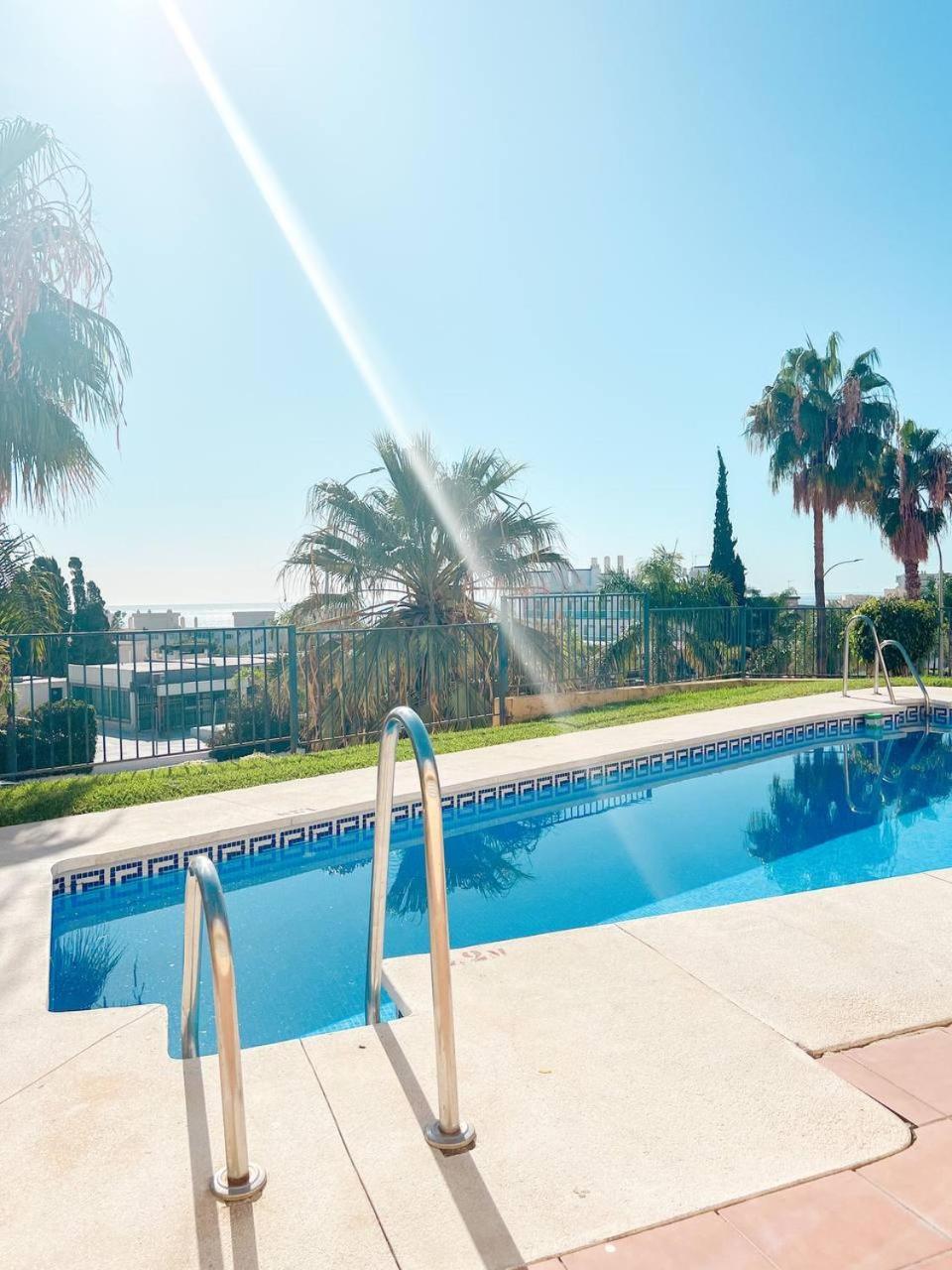 Cozy Apartment With Large Terrace Torremolinos Exteriör bild